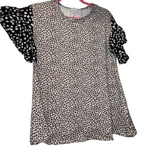 Leopard Print Ruffle Sleeve Women's Top- Black & Cream- never worn- size small